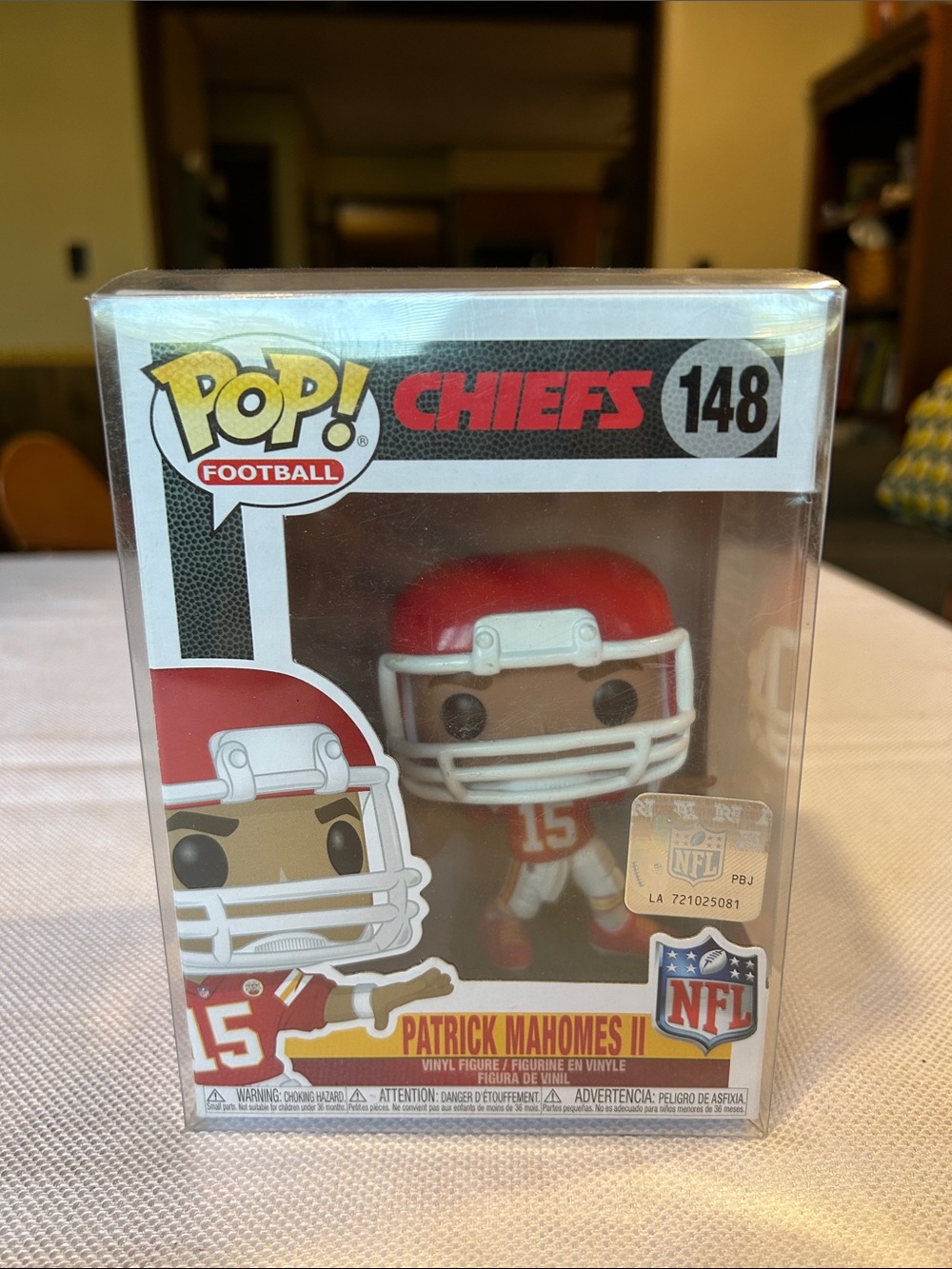 Funko Pop! Chiefs Patrick Mahomes - Red and White Vinyl Figure